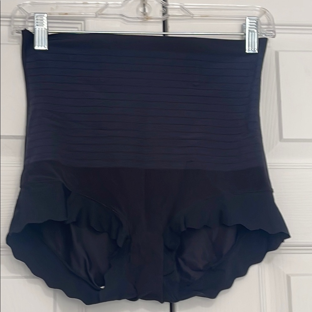 High-Waisted Black Shape Wear Bottoms